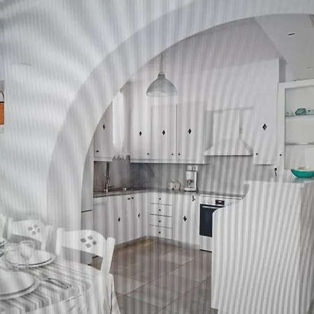 Villa With Views And Sea Waves بيت للعطل